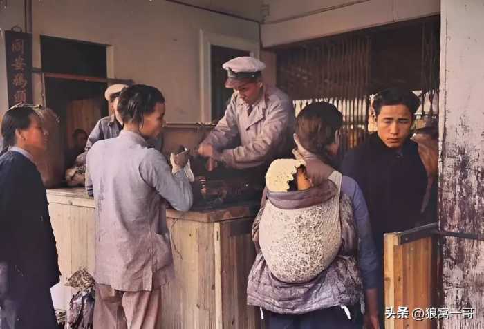 珍贵历史照片修复，1949年左右广州市的市井生活影像